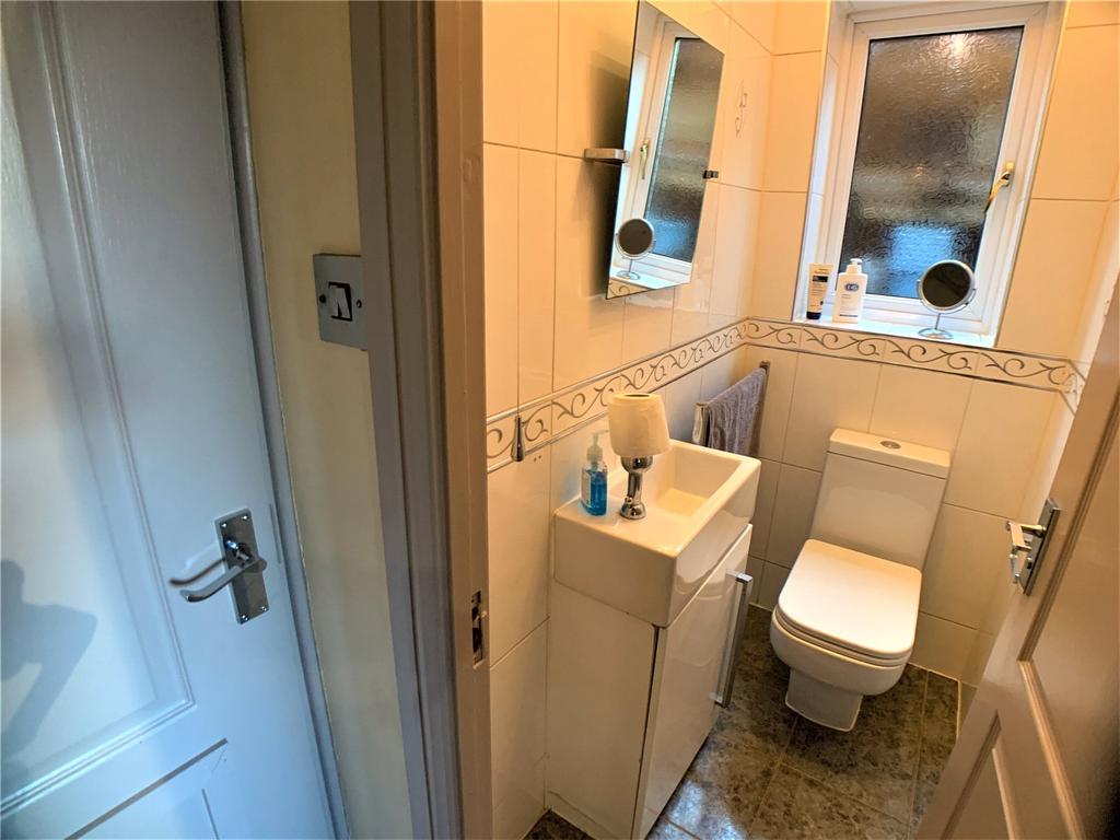 Wc/Cloakroom