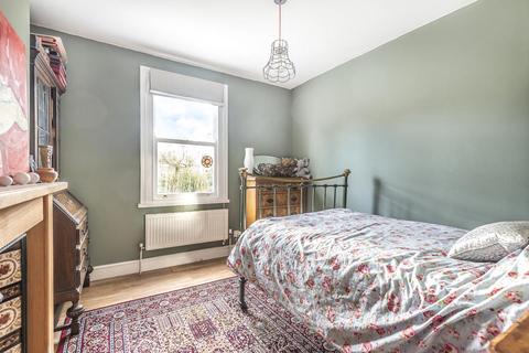 93 Thurlestone Road, London, SE27 0PE