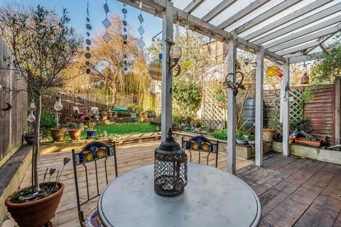 93 Thurlestone Road, London, SE27 0PE