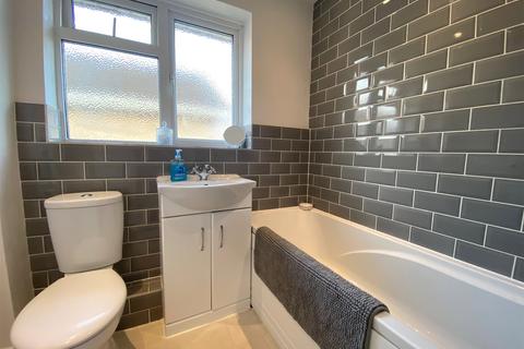 16 Benning Way, Wokingham, RG40 1XX