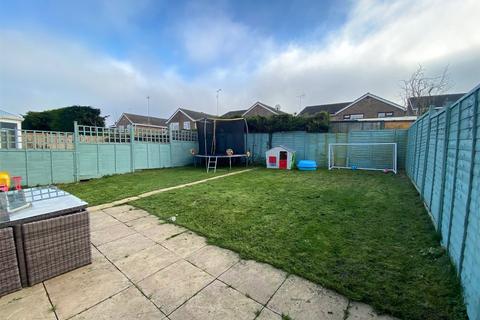 16 Benning Way, Wokingham, RG40 1XX