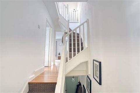 72a West Road, London, E15 3PY