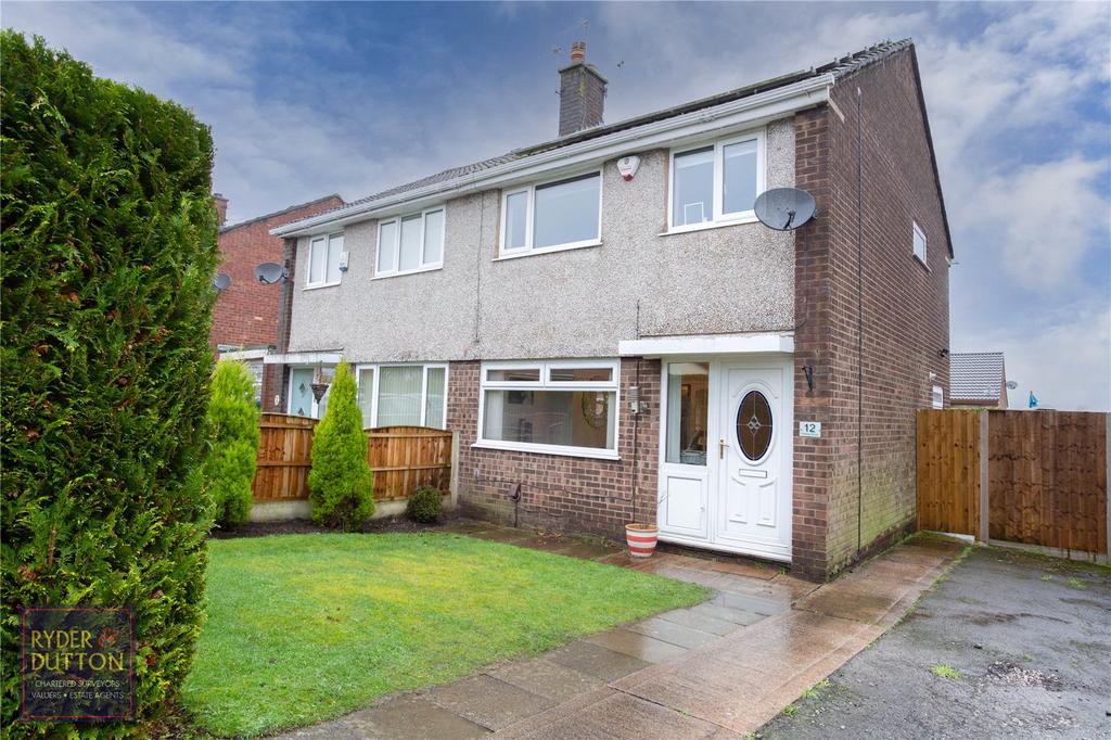 Chelmer Grove, Heywood, Greater Manchester, OL10 3 bed semidetached