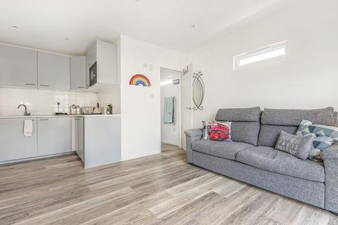 55 Crouch Croft, London, SE9 3HZ