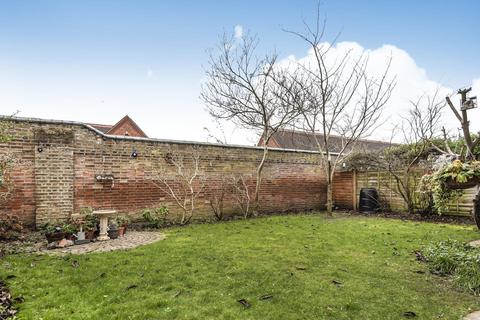 32 Monro Drive, Guildford, GU2 9PS