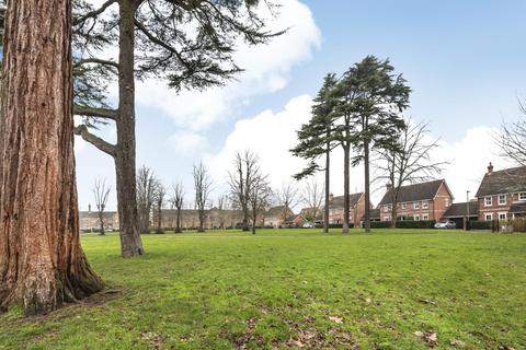 32 Monro Drive, Guildford, GU2 9PS