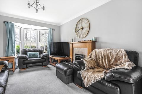 32 Monro Drive, Guildford, GU2 9PS
