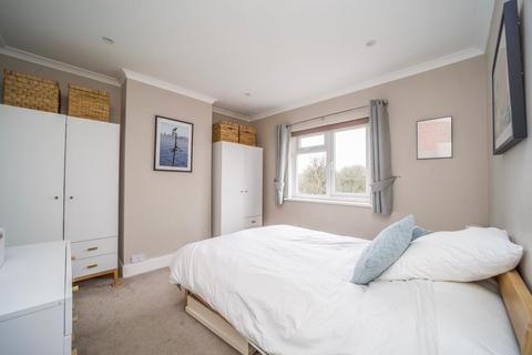 65 Queens Road, New Malden, KT3 6BY