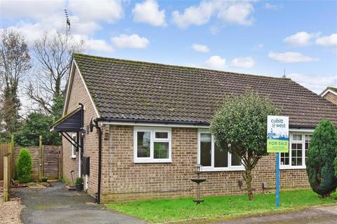 22 Parr Close, Leatherhead, KT22 7HD