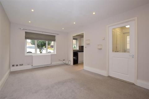 22 Parr Close, Leatherhead, KT22 7HD