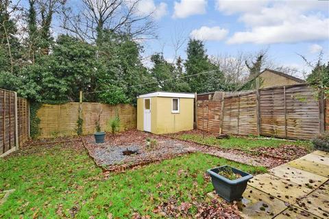 22 Parr Close, Leatherhead, KT22 7HD
