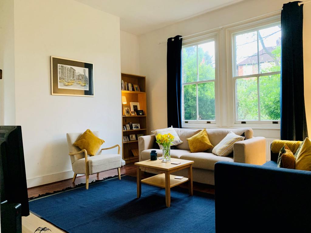 155 Eglinton Hill, London, SE18 2 bed flat £1,295 pcm (£299 pw)