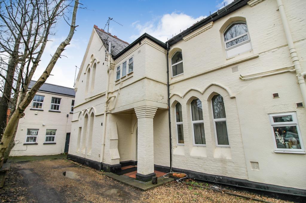 Alexandra Court, Alexandra Road, Farnborough, gu14 Apartment for sale