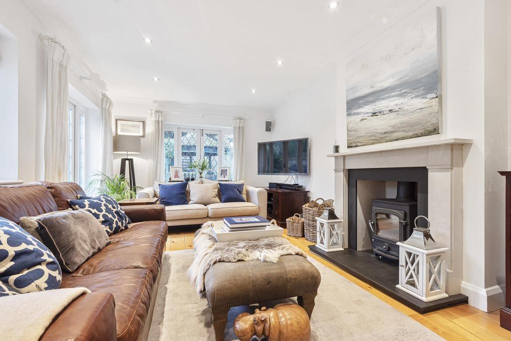 St. Albans Gardens, Teddington, TW11 5 bed semidetached house £2,250,000