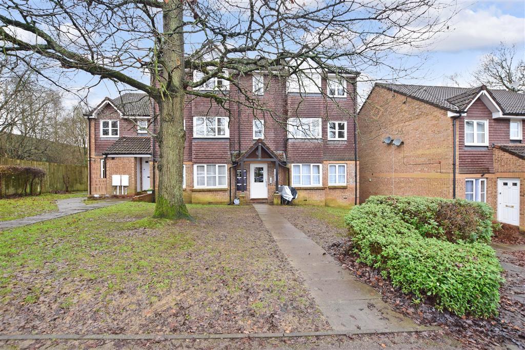 Bolton Road, Maidenbower, Crawley, West Sussex 2 bed ground floor flat