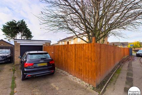 15 Briggs Avenue, South Bank, Middlesbrough, TS6 6XL