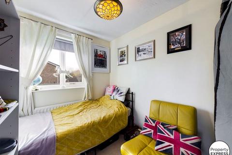 15 Briggs Avenue, South Bank, Middlesbrough, TS6 6XL