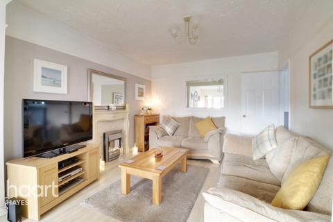 11 Glamis Crescent, Hayes, UB3 1QA