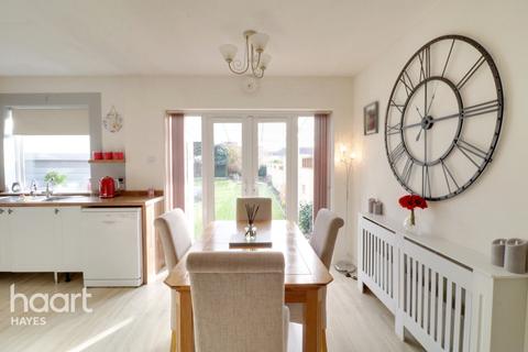 11 Glamis Crescent, Hayes, UB3 1QA