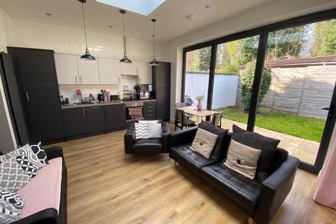 2 bedroom maisonette to rent, Spencer Road, South Croydon, CR2 7EL