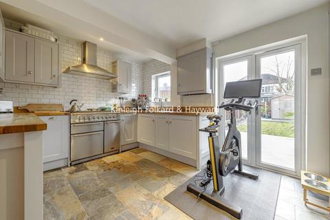 8 Datchet Road, London, SE6 4BX