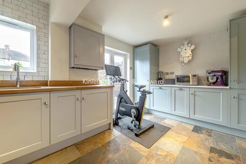 8 Datchet Road, London, SE6 4BX