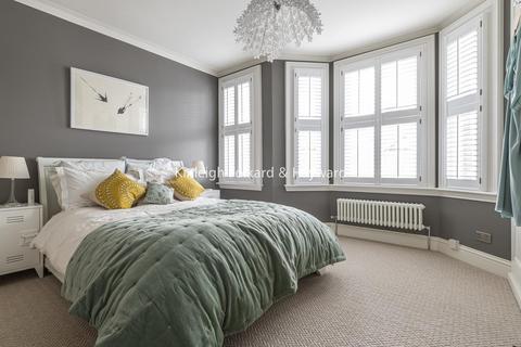 8 Datchet Road, London, SE6 4BX