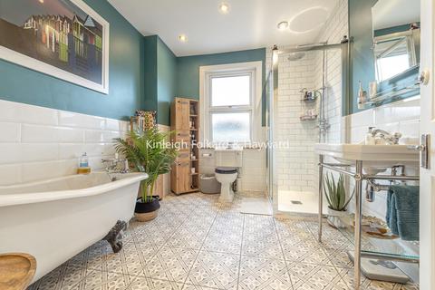 8 Datchet Road, London, SE6 4BX