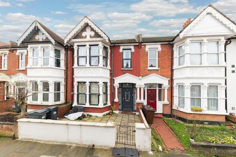 39 Avonwick Road, Hounslow, TW3 4DX