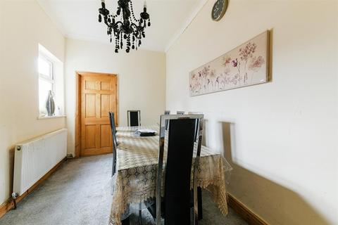 39 Avonwick Road, Hounslow, TW3 4DX