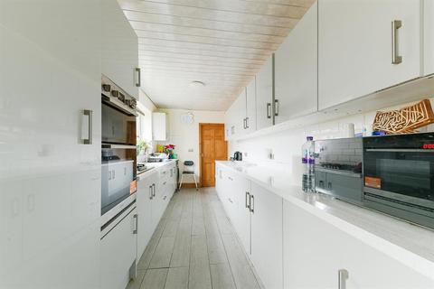 39 Avonwick Road, Hounslow, TW3 4DX