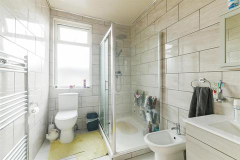 39 Avonwick Road, Hounslow, TW3 4DX