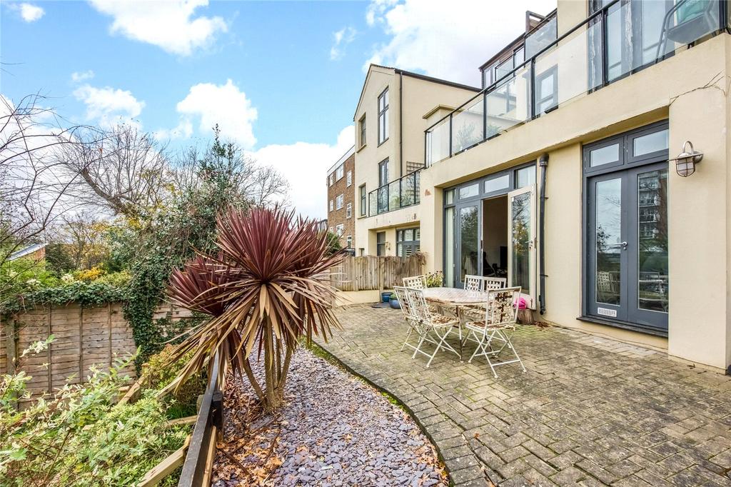 Canonbie Road, Forest Hill, SE23 2 bed apartment £1,700 pcm (£392 pw)
