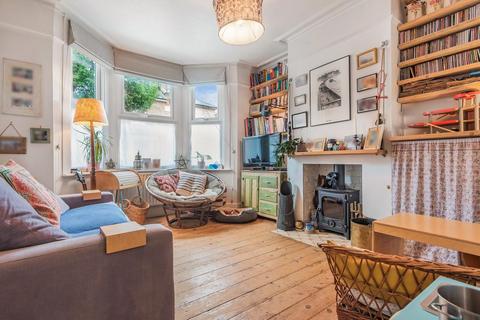 28 Avenue Road, Kingston Upon Thames, KT1 2RB