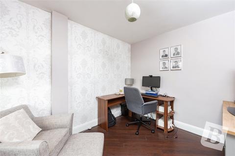 5 Kerry Drive, Upminster, RM14 1JB
