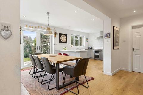 30 Surley Row, Emmer Green, Reading, RG4 8NA