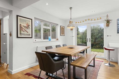 30 Surley Row, Emmer Green, Reading, RG4 8NA