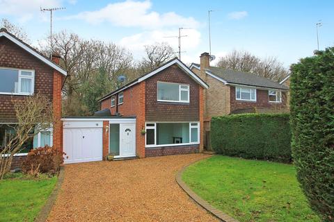 19 Maple Road, Ripley, Woking, GU23 6JY