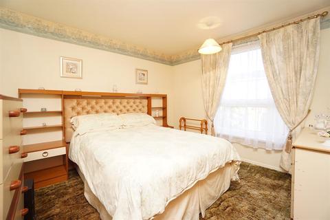 144 Lingfoot Crescent, Sheffield, S8 8DB