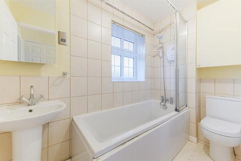 14 Cudham Close, Belmont, Sutton, SM2 6EG