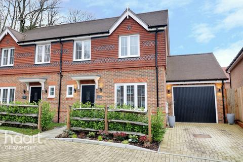 4 Canes Close, Grayshott, Hindhead, GU26 6GX