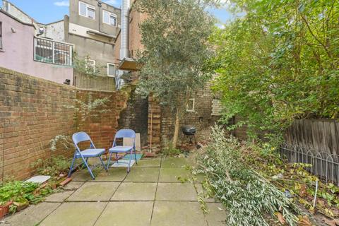 4 bedroom maisonette to rent, Fellows Court, Weymouth Terrace, Hoxton, London