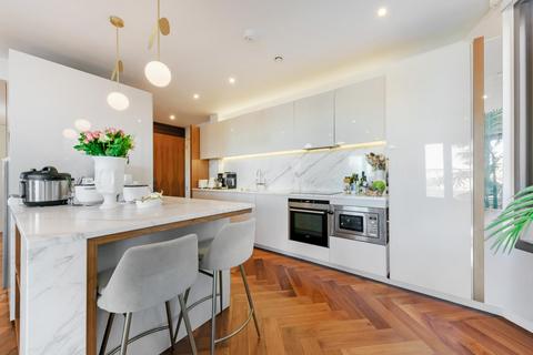 3 bedroom apartment for sale, Ambassador Building, Embassy Gardens, SW11