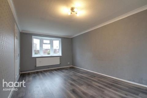 3 bedroom terraced house to rent, Bath Road, Ashford