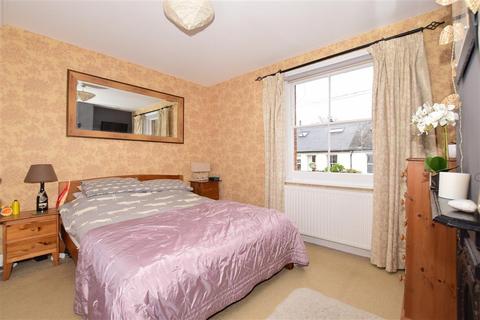 30 Albion Road, Reigate, RH2 7JY