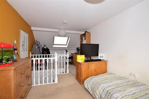 30 Albion Road, Reigate, RH2 7JY