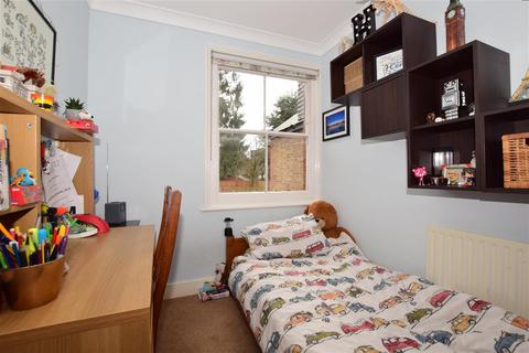 30 Albion Road, Reigate, RH2 7JY