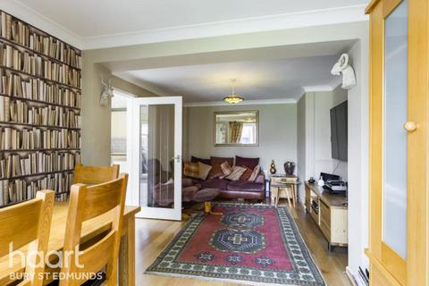 3 bedroom terraced house to rent, Oakes Road, Bury st edmunds