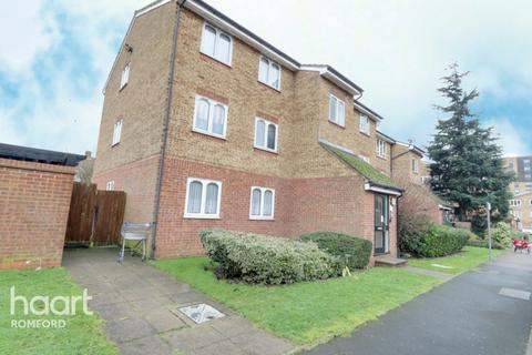 11 Frazer Close, Romford, RM1 2DF