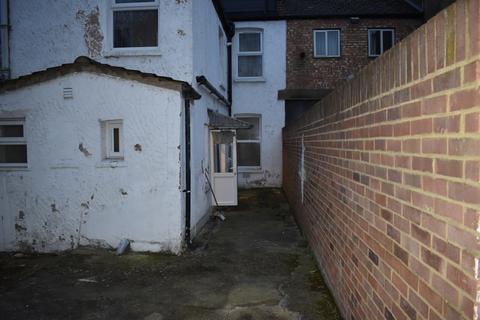 319 Acton Lane, London, W3 8NT